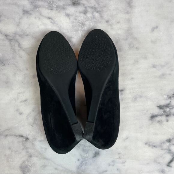 Tory Burch Luna Black Suede Medallion Logo Wedge Pumps - Picture 7 of 11